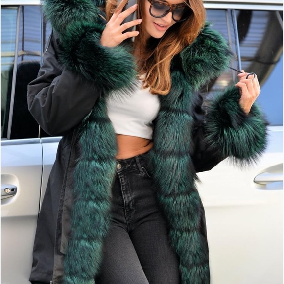 Luxurious Green Fur Trimmed Women's Coat